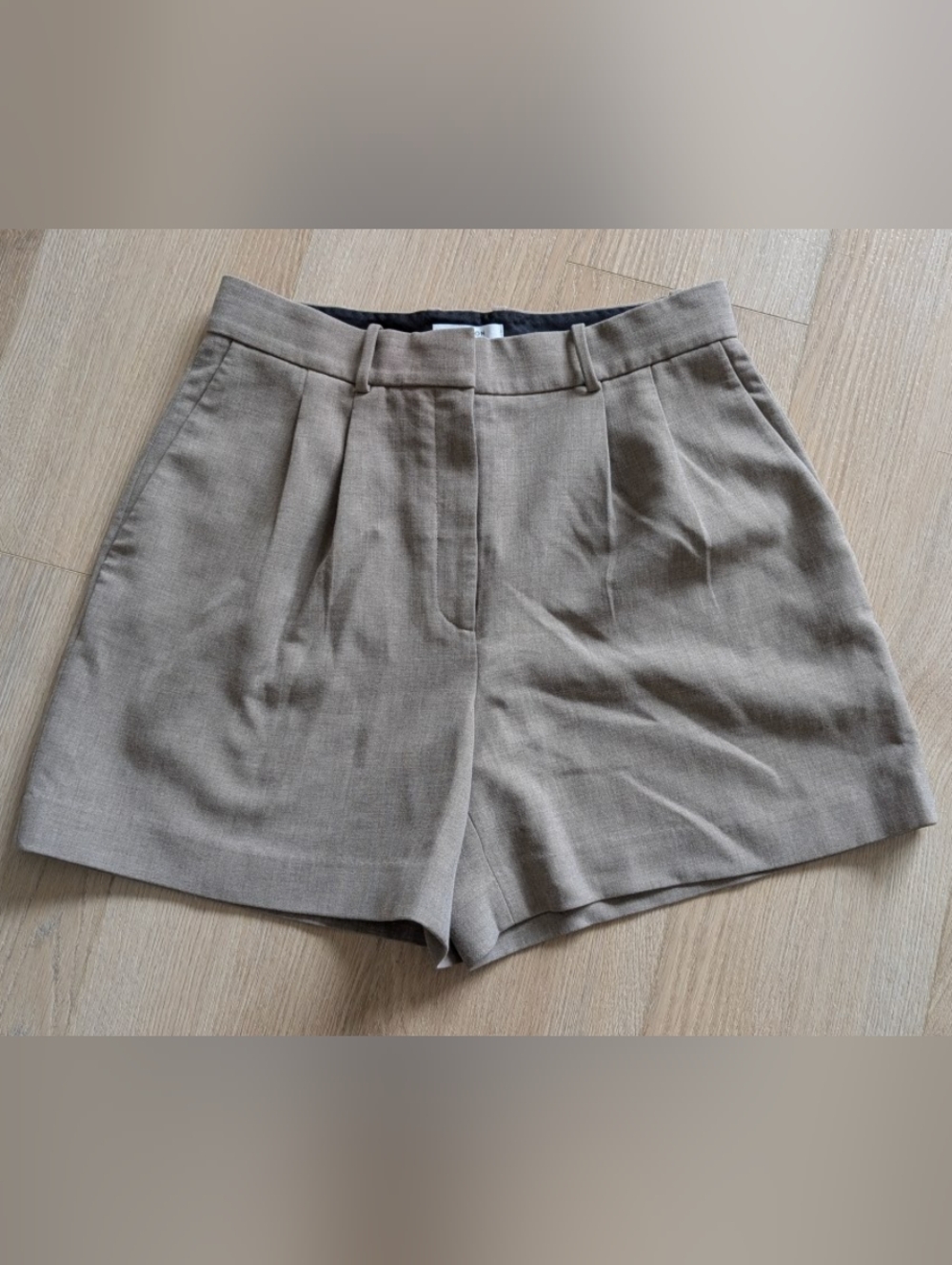 BABATON Atelier Pleated Mid Thigh Shorts